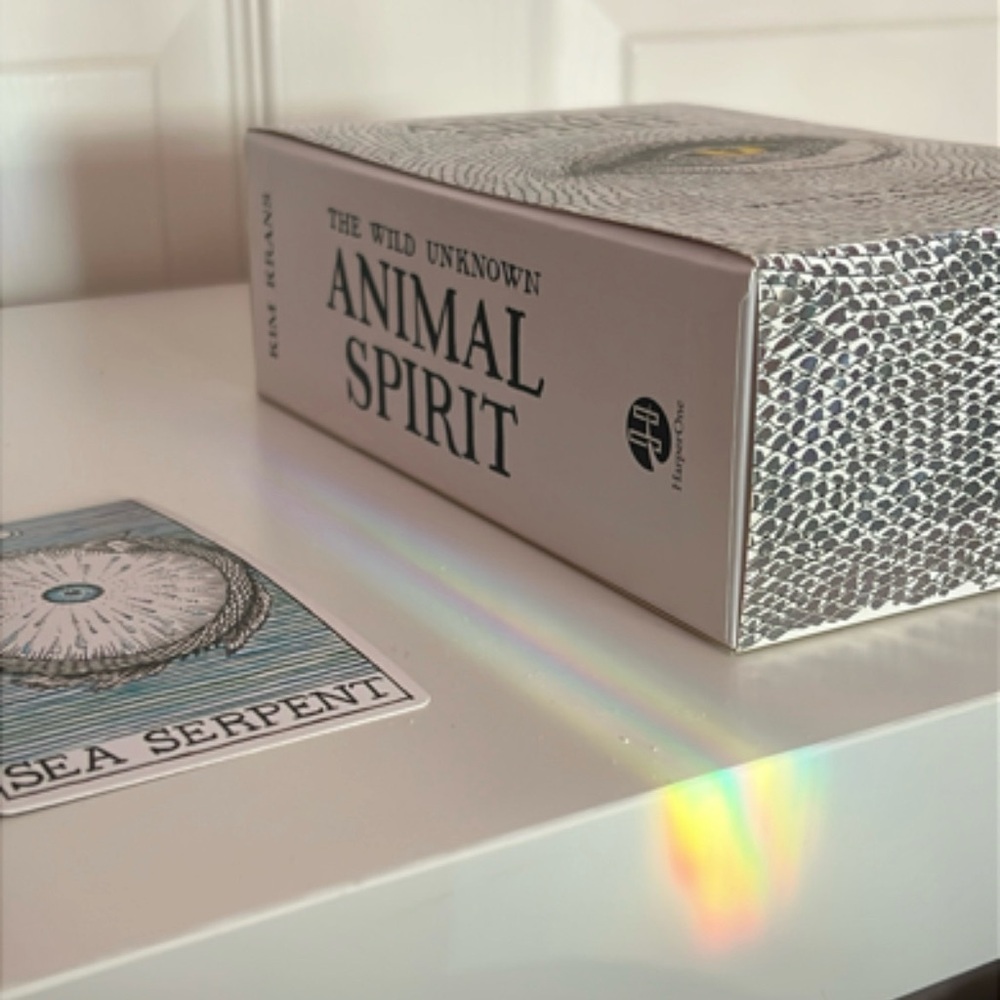 The Wild Unknown Animal Spirit Deck & Guidebook 🩶